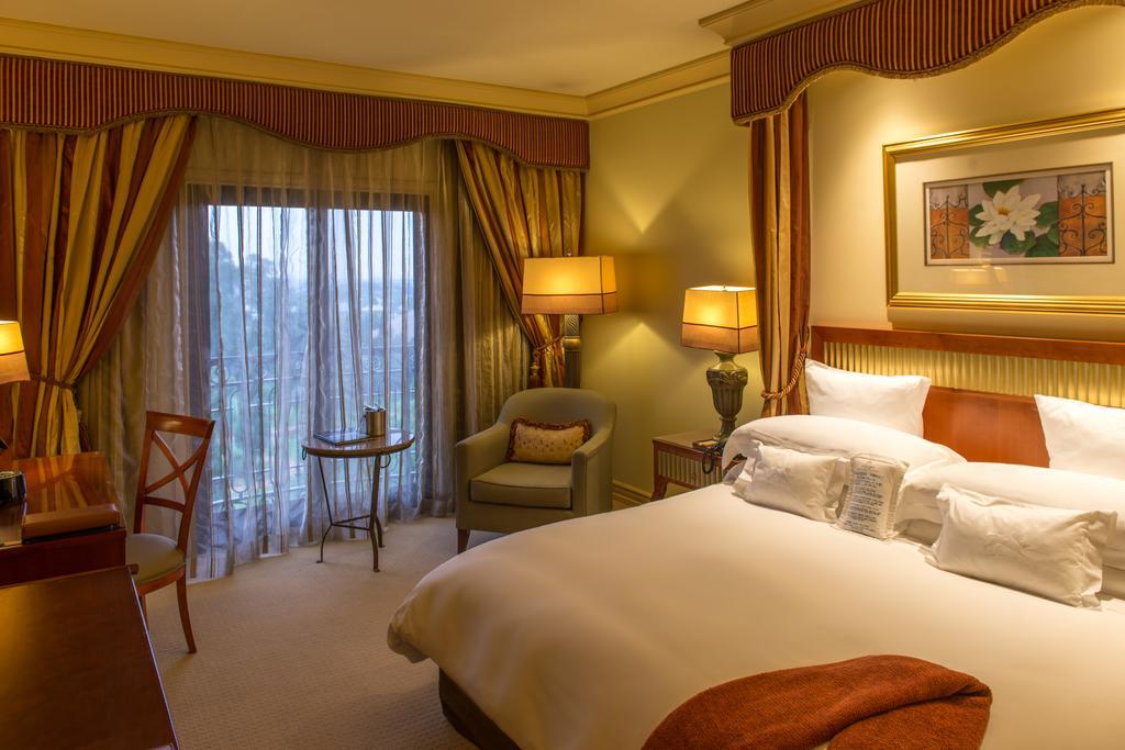 Peermont D'Oreale Grande At Emperors Palace Kempton Park Extérieur photo