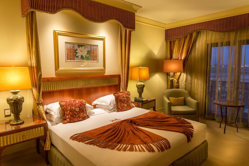 Peermont D'Oreale Grande At Emperors Palace Kempton Park Extérieur photo