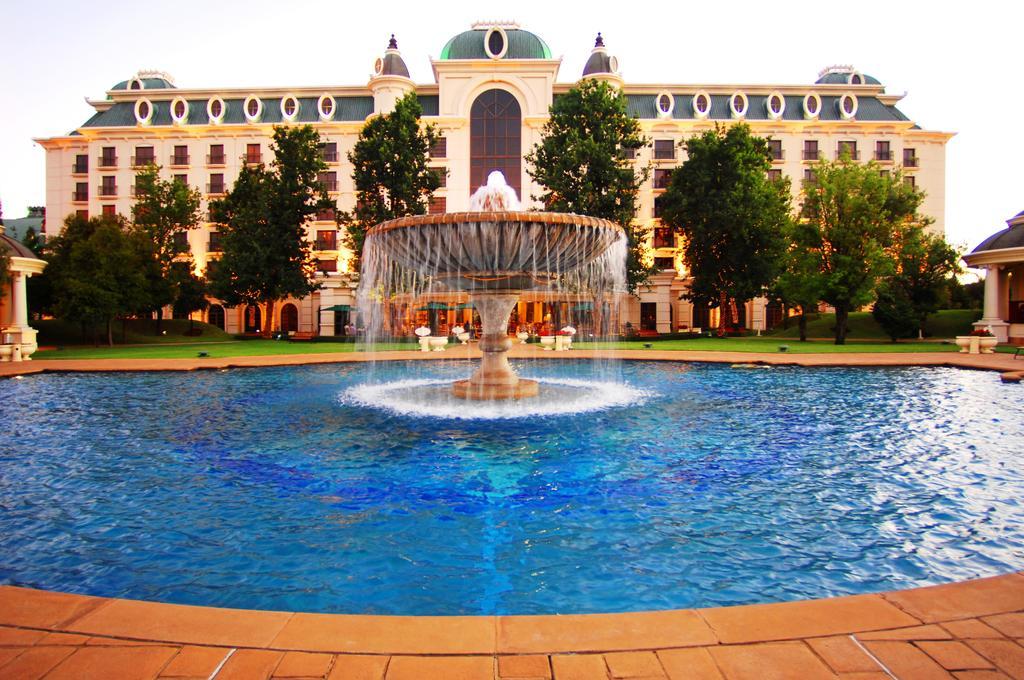Peermont D'Oreale Grande At Emperors Palace Kempton Park Extérieur photo
